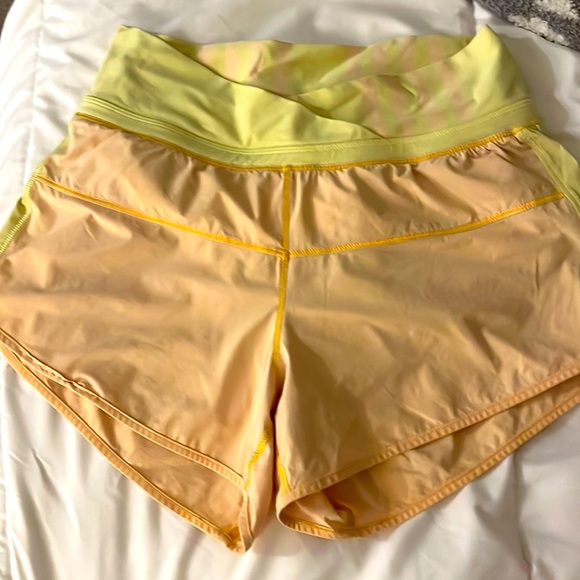 yellow lululemon 2.5 shorts - Picture 3 of 4